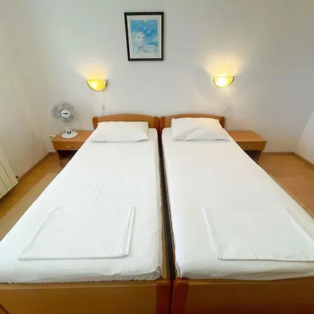 In 42056 Apartament *