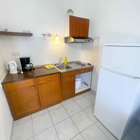 In 42056 * 德拉马利