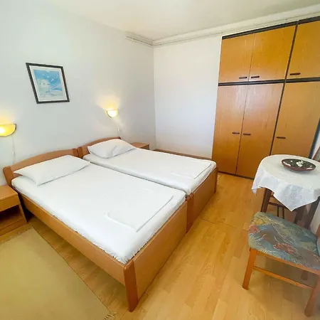 Lejlighed In 42056 *