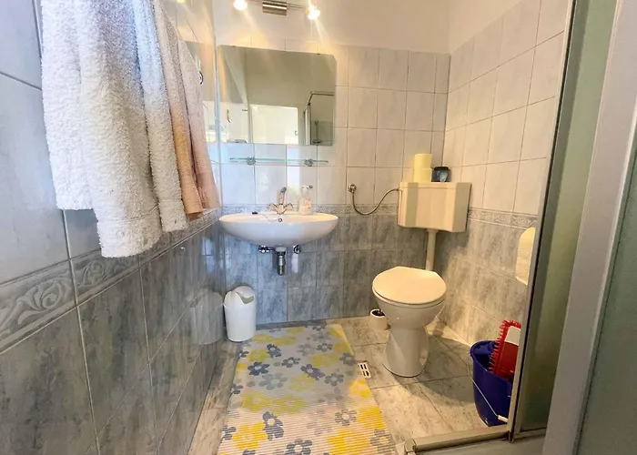 Lejlighed In 42056 *